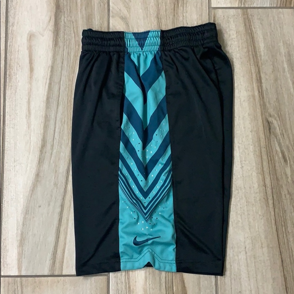 Nike Dri-fit men’s sports shorts with draw string